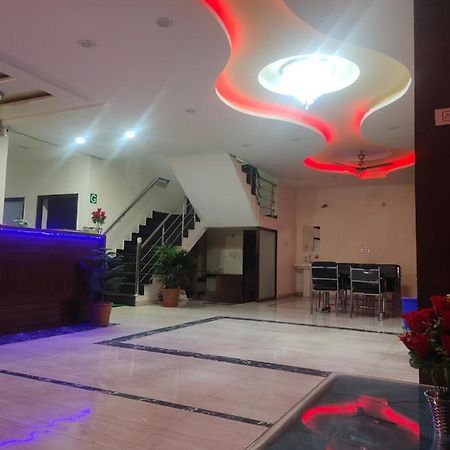 Hotel Kb Square Near Chandigarh Railway Station Dış mekan fotoğraf