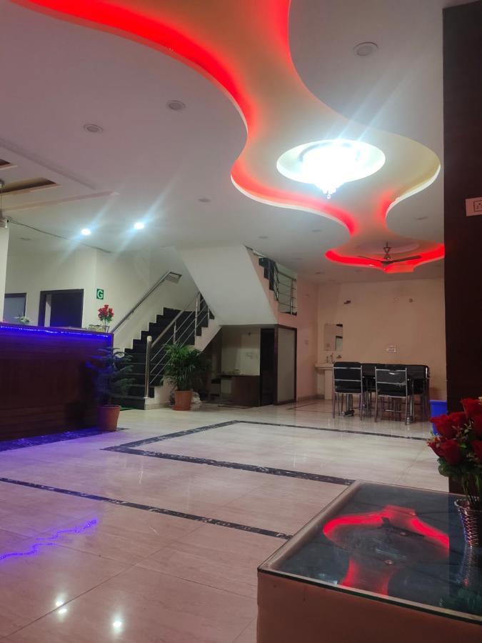 Hotel Kb Square Near Chandigarh Railway Station Dış mekan fotoğraf