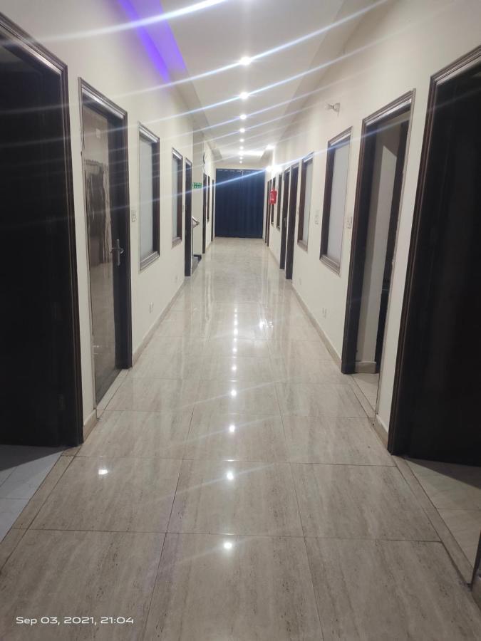 Hotel Kb Square Near Chandigarh Railway Station Dış mekan fotoğraf