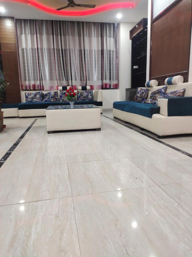 Hotel Kb Square Near Chandigarh Railway Station Dış mekan fotoğraf