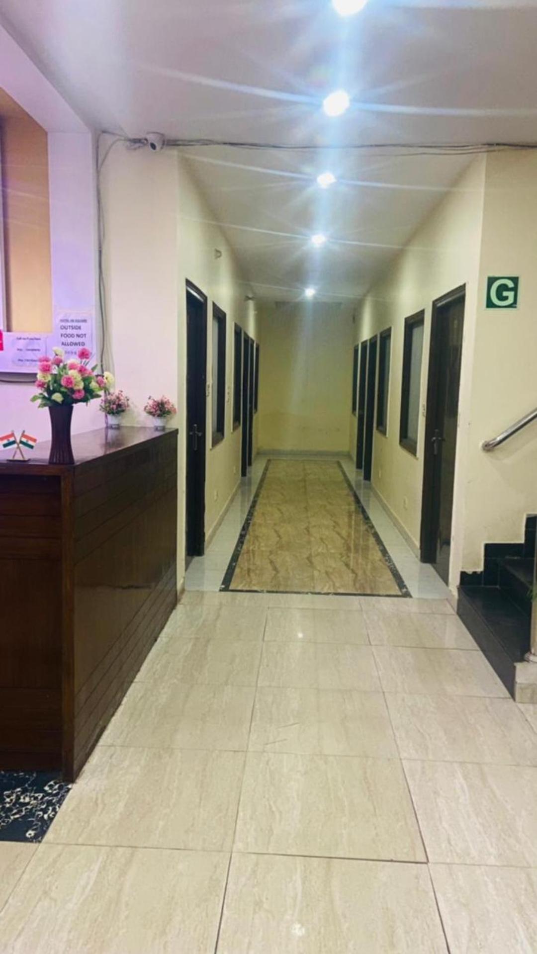 Hotel Kb Square Near Chandigarh Railway Station Oda fotoğraf