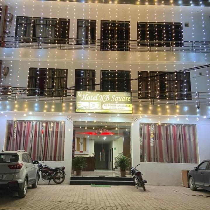 Hotel Kb Square Near Chandigarh Railway Station Oda fotoğraf