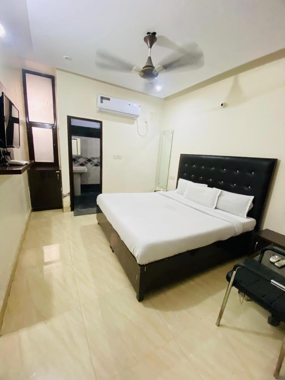 Hotel Kb Square Near Chandigarh Railway Station Dış mekan fotoğraf